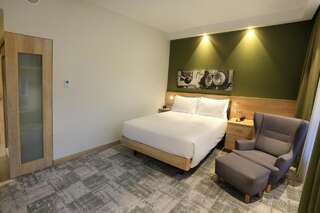 Отель Hampton By Hilton Gdansk Old Town Гданьск Номер с кроватью размера «queen-size»-3